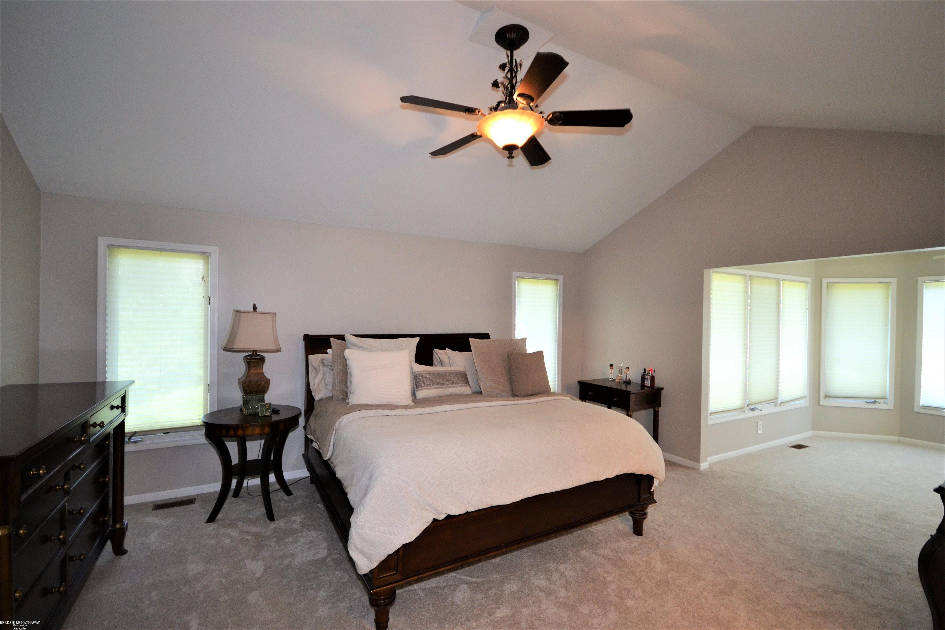 1813 Fox Run Rochester, MI 48306 - Photo 40 of 68 50087438-39.JPG