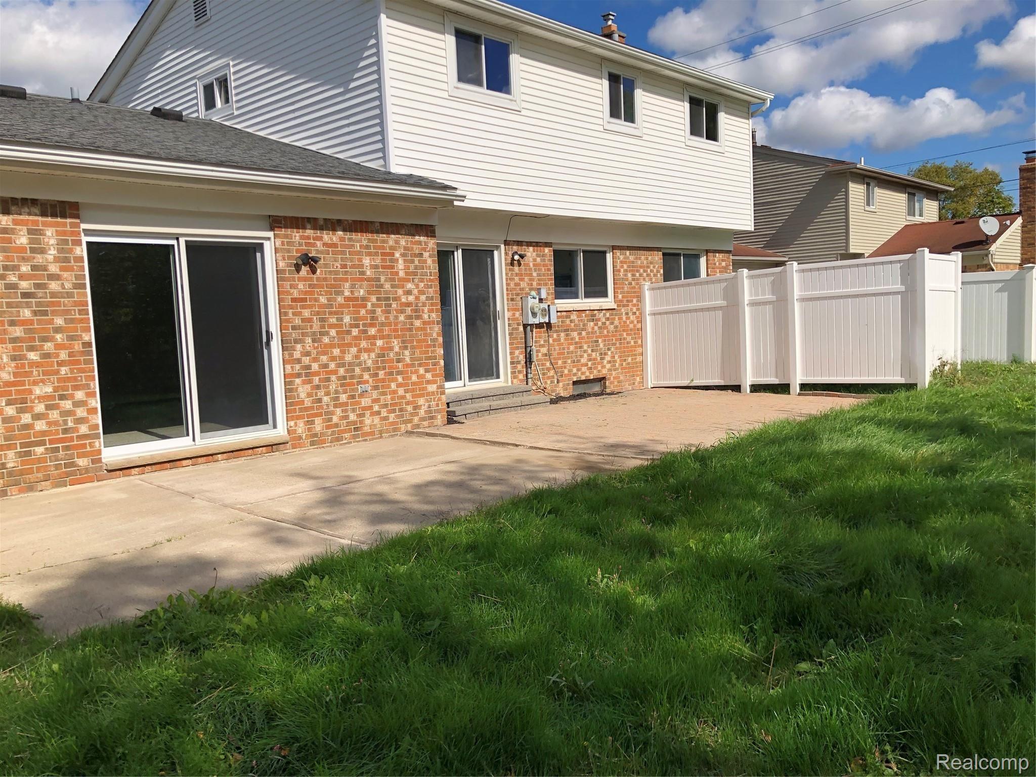 42425 Hanford Road Canton, MI 48187 - Photo 20 of 22 20Backyard.jpg