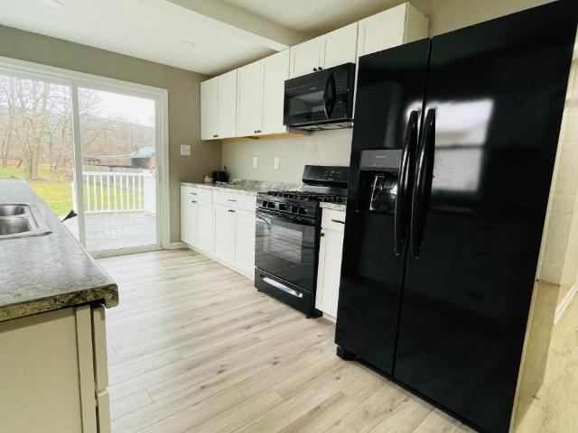 58 Locust Street Warren, PA 16365 - Photo 7 of 14 Gallery Image 7