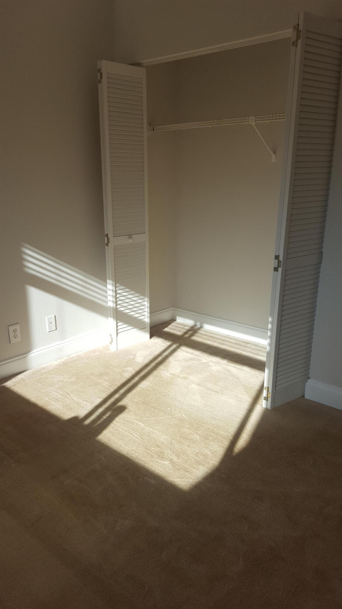 400 Nottingham Circle, Unit B Greenacres, FL 33463 - Photo 6 of 8 20180321_172052 (1)