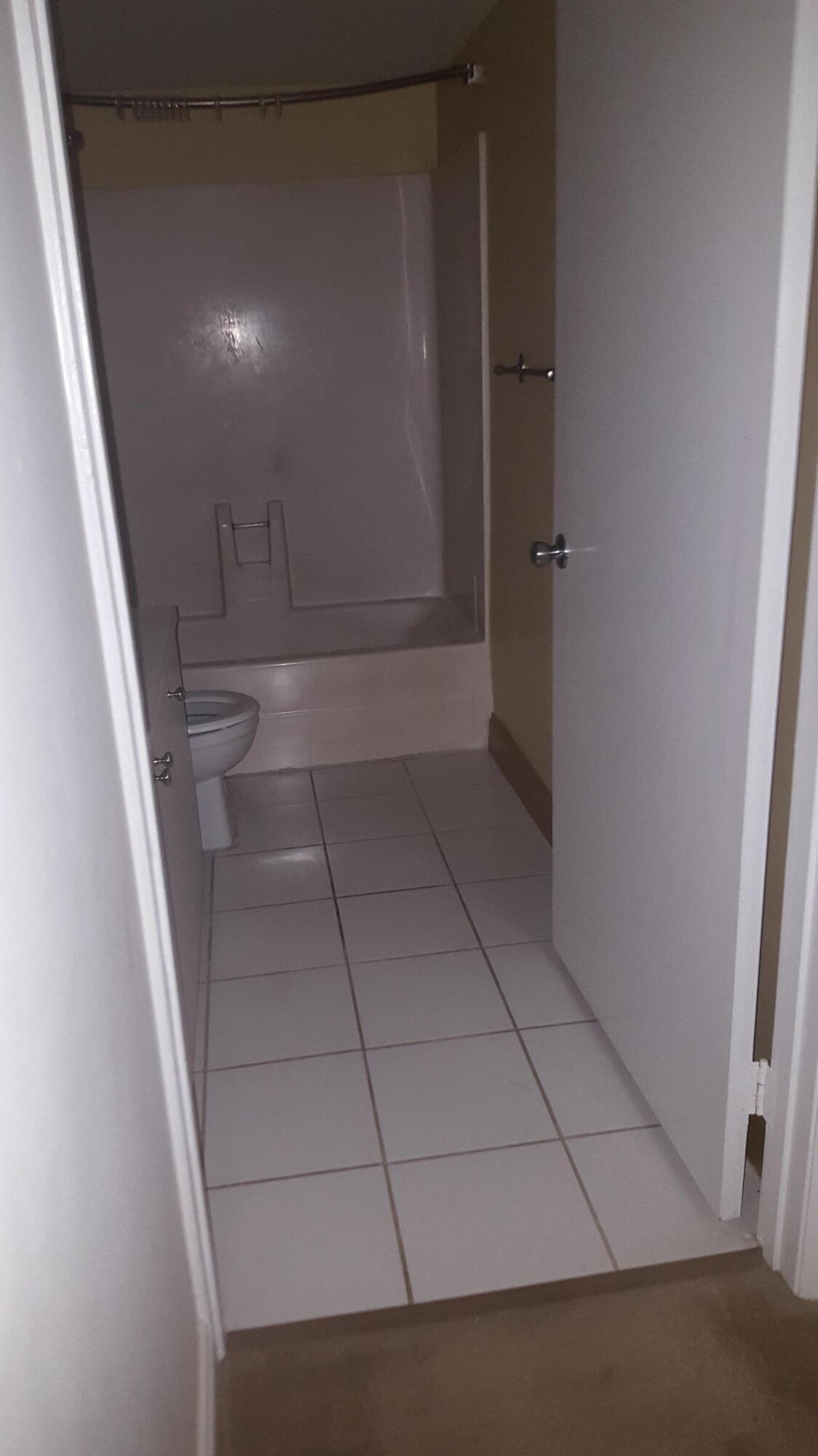 400 Nottingham Circle, Unit B Greenacres, FL 33463 - Photo 7 of 8 20180130_201108 (1)