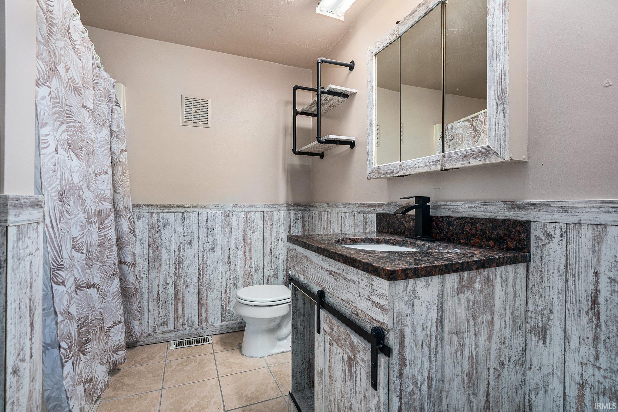 8704 East 400th Road North Leesburg, IN 46538 - Photo 9 of 16 Gallery Image 9