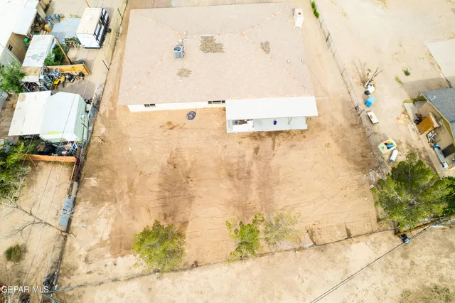 a view of bathroom with bathtub and flowers