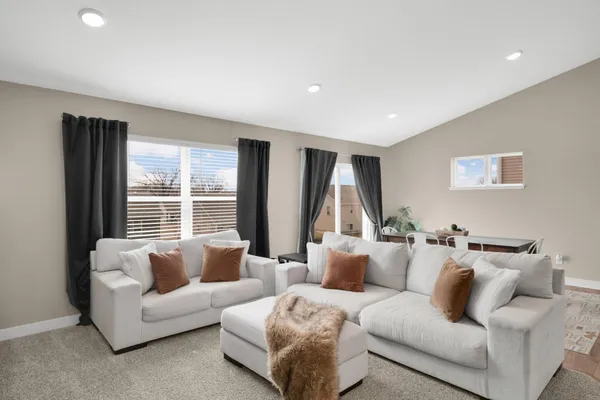 $520,000 | 18184 Hartlin Avenue, Lakeville, MN 55044