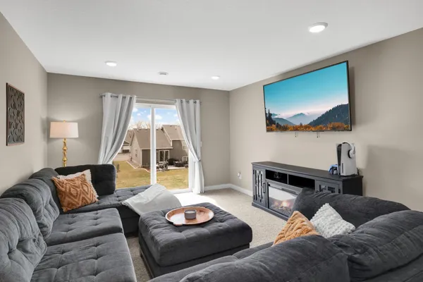 $520,000 | 18184 Hartlin Avenue, Lakeville, MN 55044