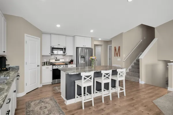 $520,000 | 18184 Hartlin Avenue, Lakeville, MN 55044