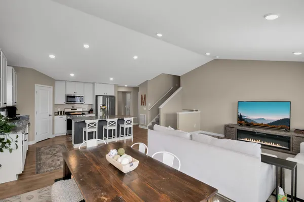 $520,000 | 18184 Hartlin Avenue, Lakeville, MN 55044