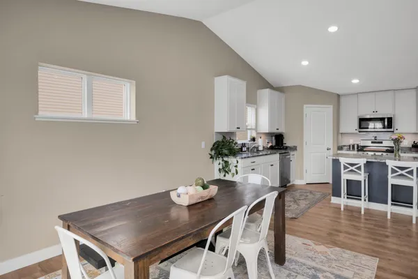 $520,000 | 18184 Hartlin Avenue, Lakeville, MN 55044