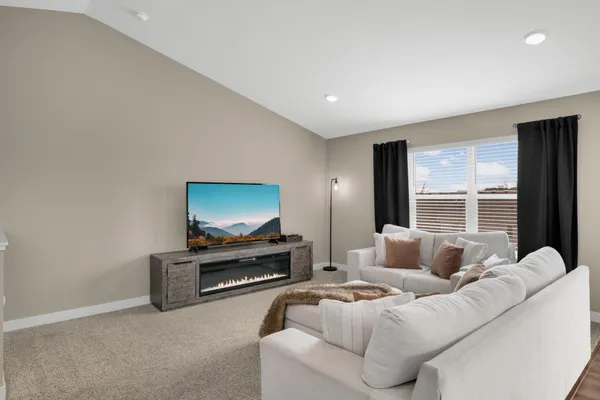 $520,000 | 18184 Hartlin Avenue, Lakeville, MN 55044