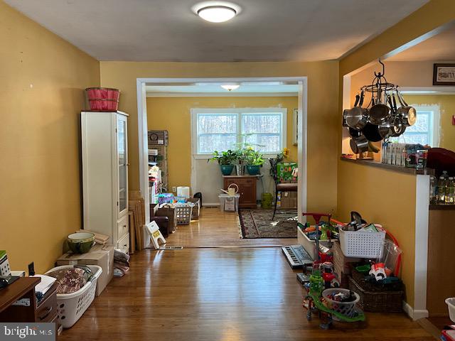Hardwood floors expand living/dining areas
