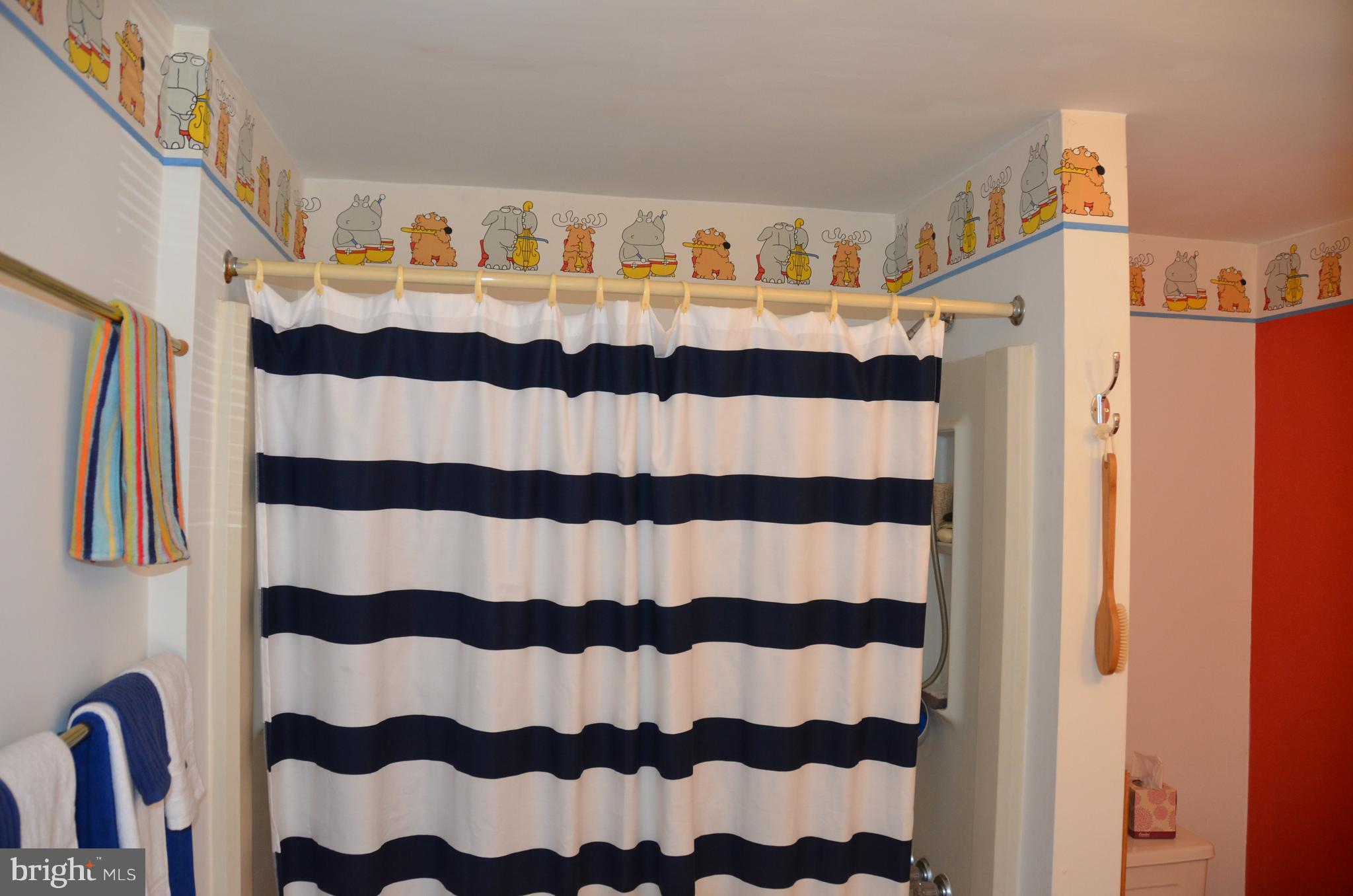 2810 Whitney Avenue Baltimore, MD 21215 - Photo 12 of 29 2nd Flr Bath