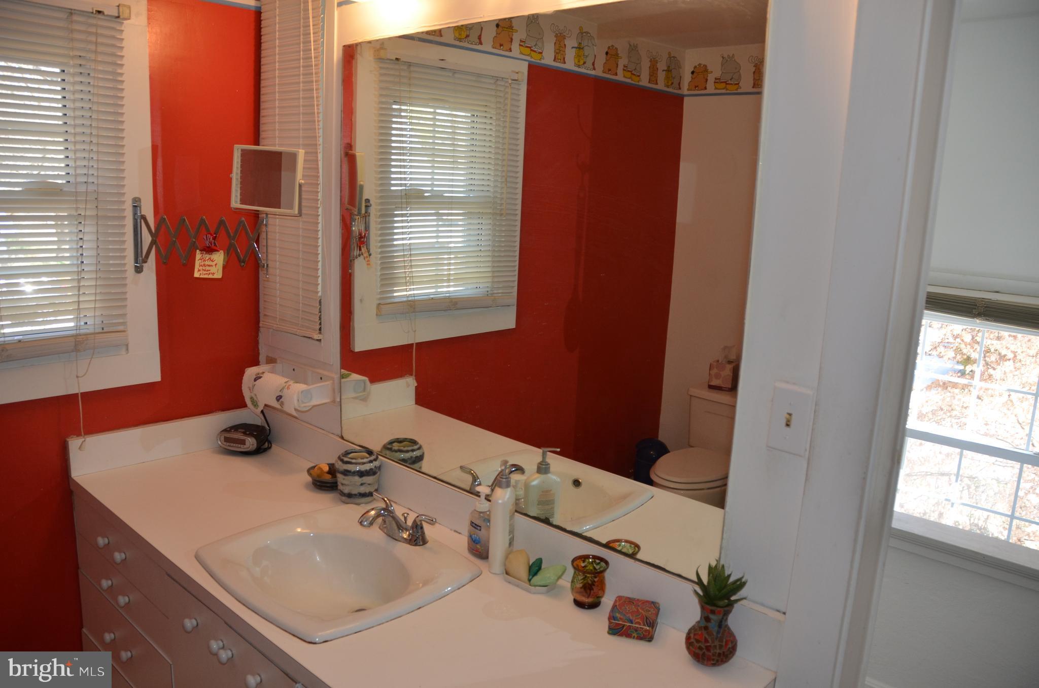 2810 Whitney Avenue Baltimore, MD 21215 - Photo 13 of 29 2nd flr. bath