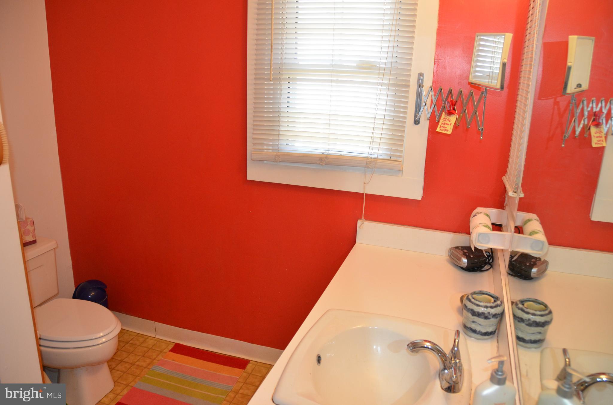 2810 Whitney Avenue Baltimore, MD 21215 - Photo 14 of 29 2nd flr. bath