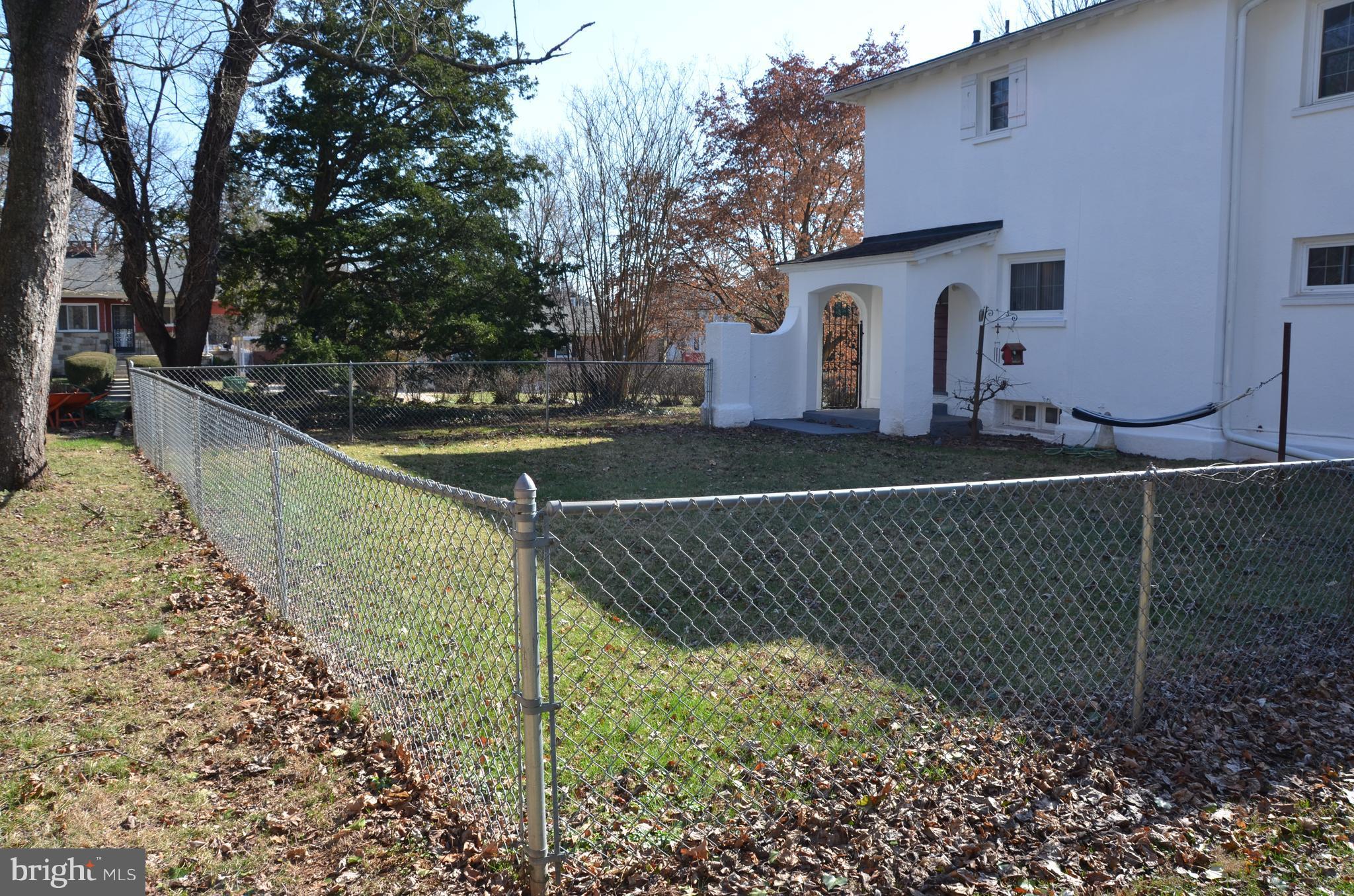 2810 Whitney Avenue Baltimore, MD 21215 - Photo 26 of 29 Fenced yard