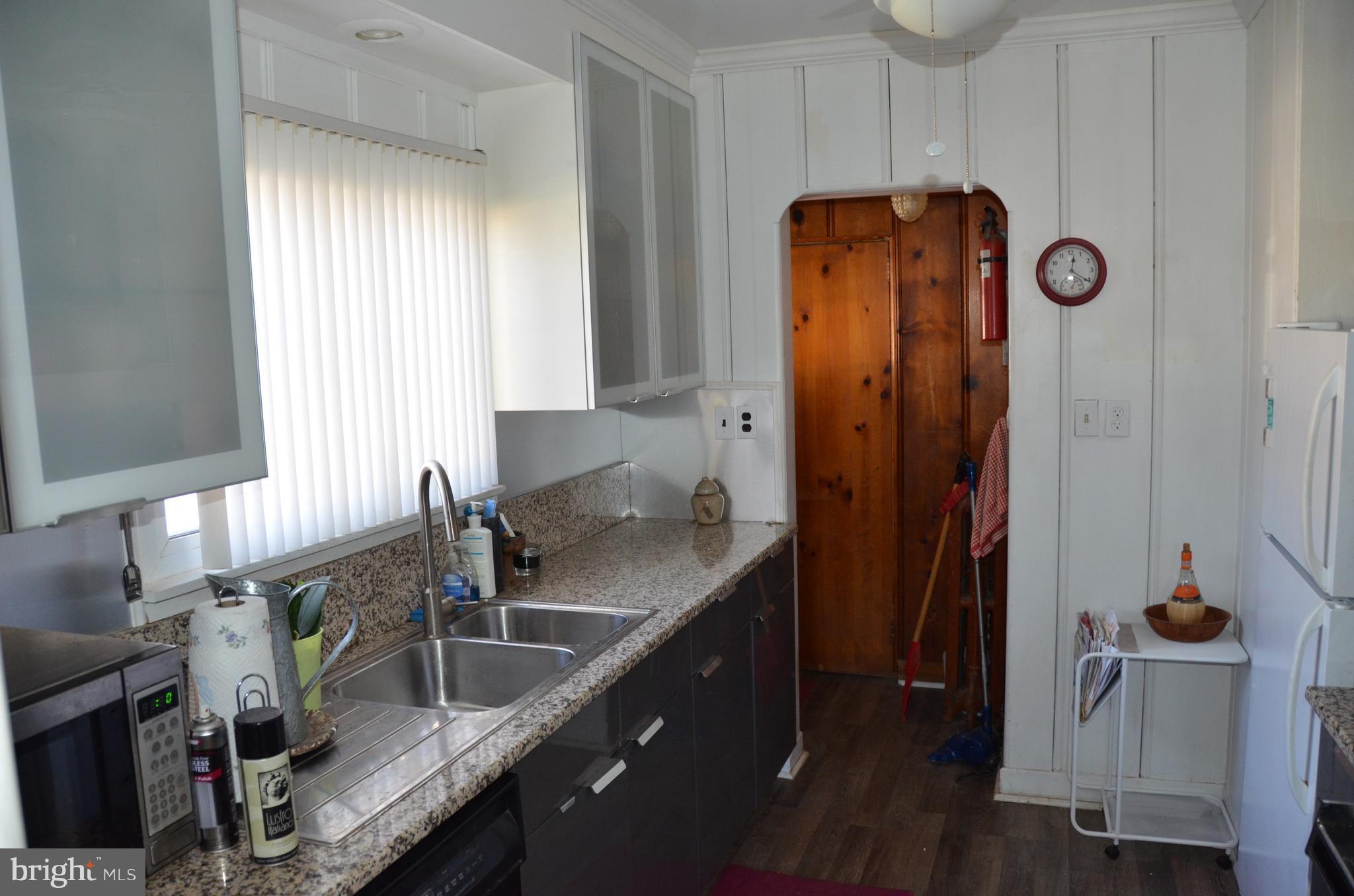2810 Whitney Avenue Baltimore, MD 21215 - Photo 10 of 29 Kitchen
