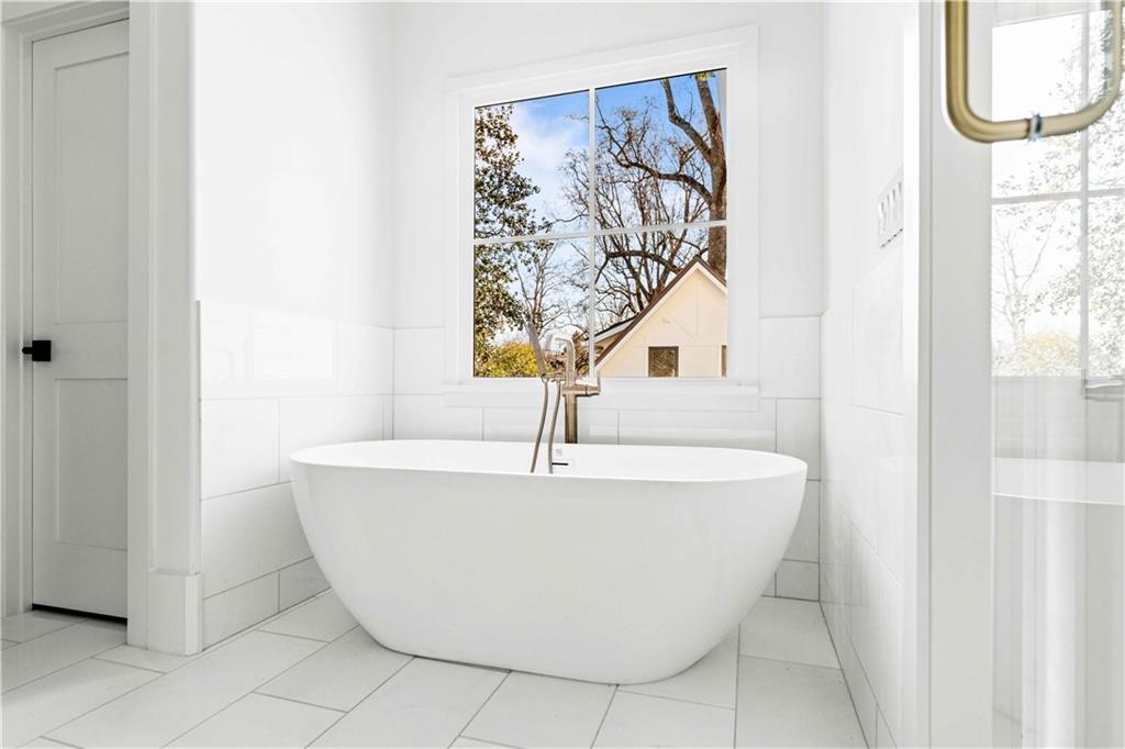 1165 Reeder Circle Northeast Atlanta, GA 30306 - Photo 49 of 76