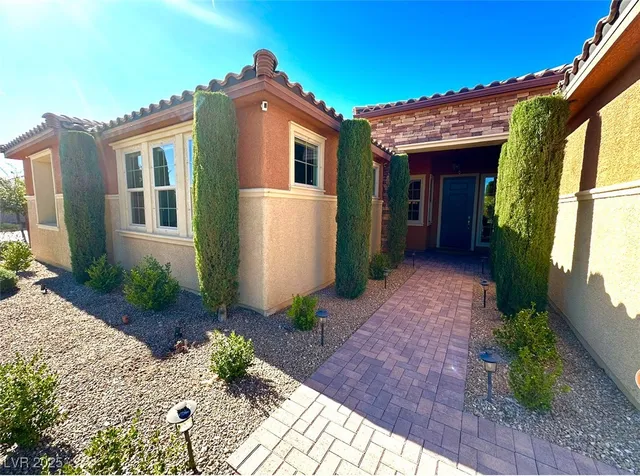 $1,085,000 | 8985 South Tomsik Street, Las Vegas, NV 89113