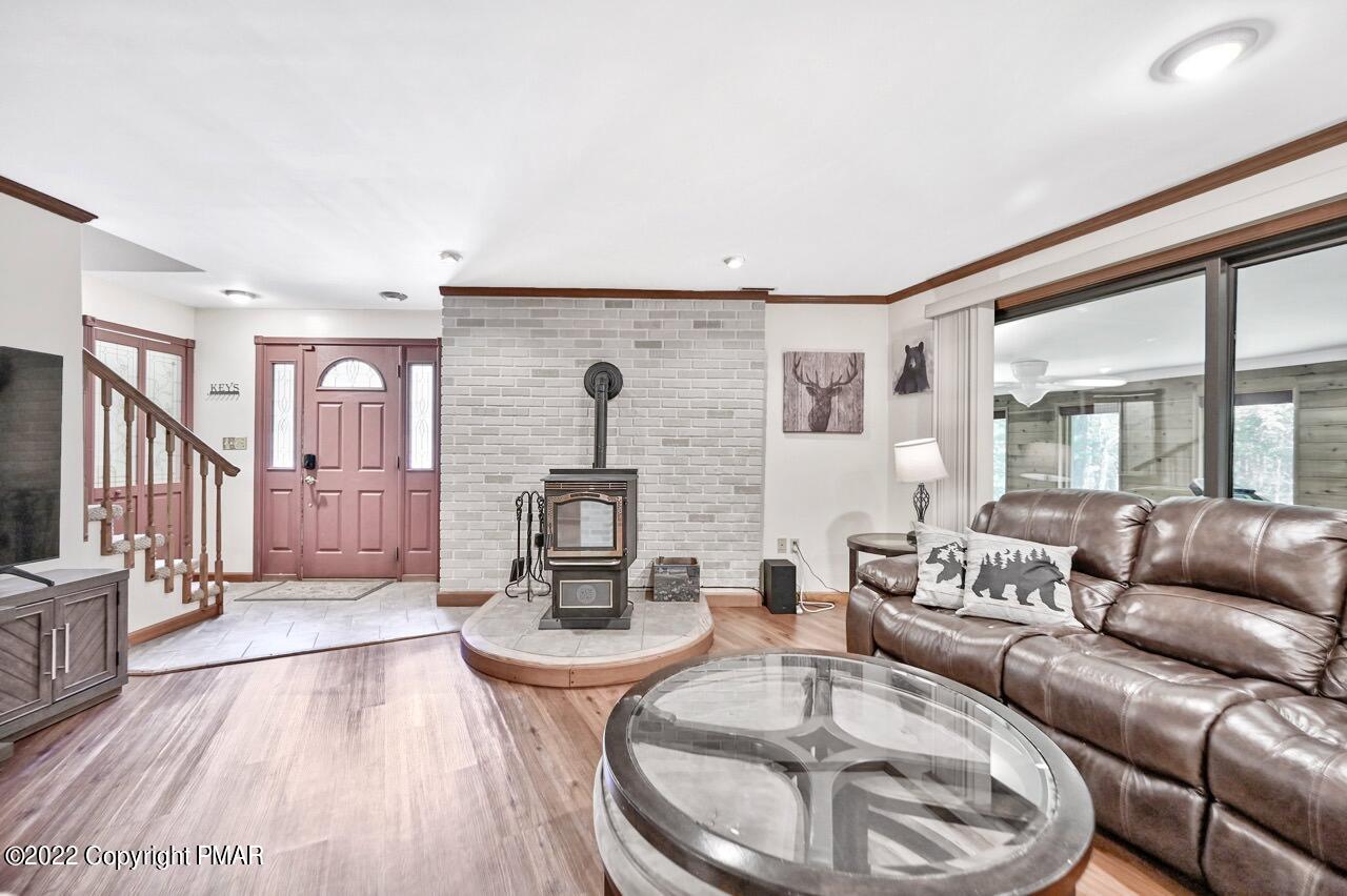 134 Moseywood Road Lake Harmony, PA 18624 - Photo 33 of 70 a living room with furniture and a table