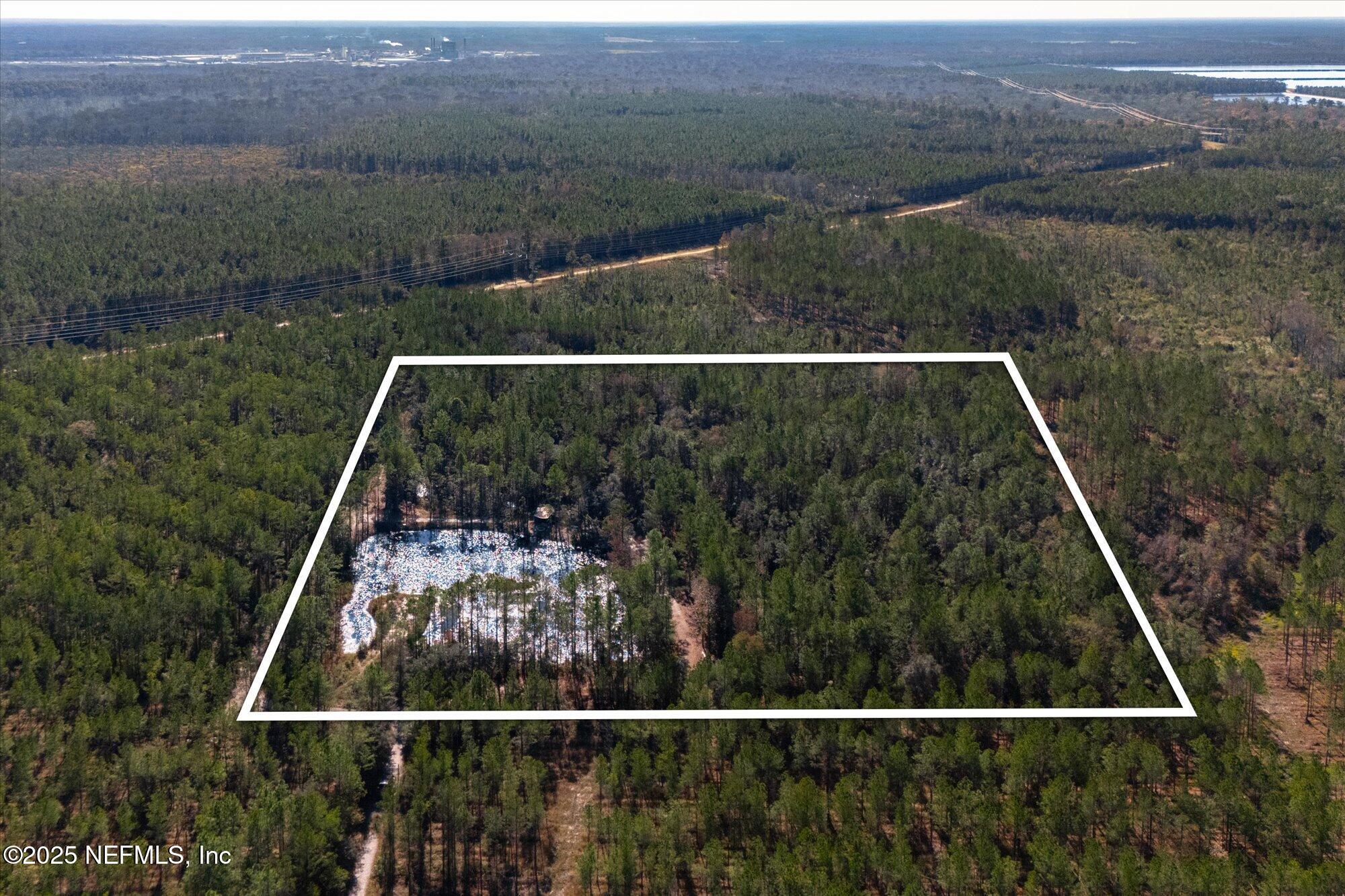 191 County Landfill Road Palatka, FL 32177 - Photo 25 of 37 a view of a small yard