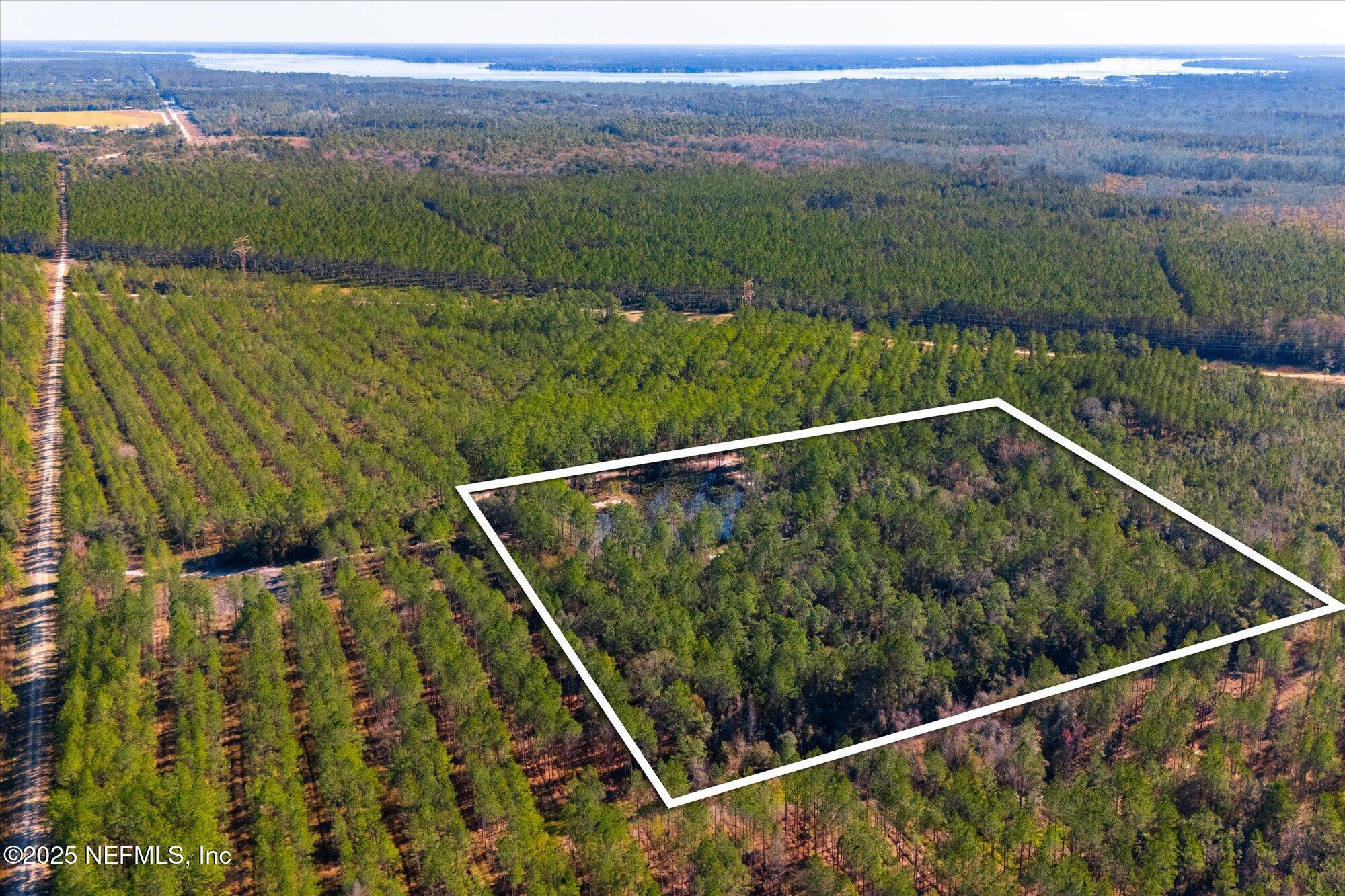 191 County Landfill Road Palatka, FL 32177 - Photo 32 of 37 a view of a balcony with an outdoor space