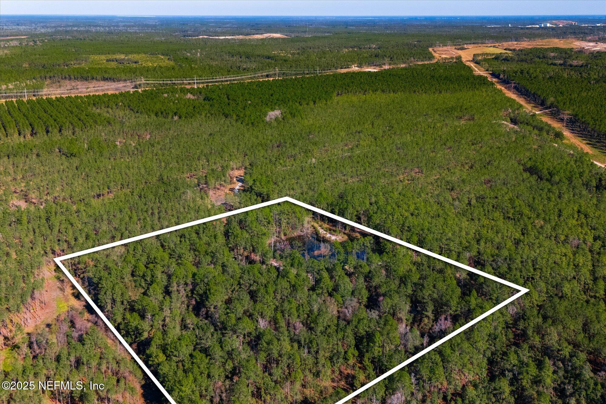 191 County Landfill Road Palatka, FL 32177 - Photo 34 of 37 a view of ocean from a balcony