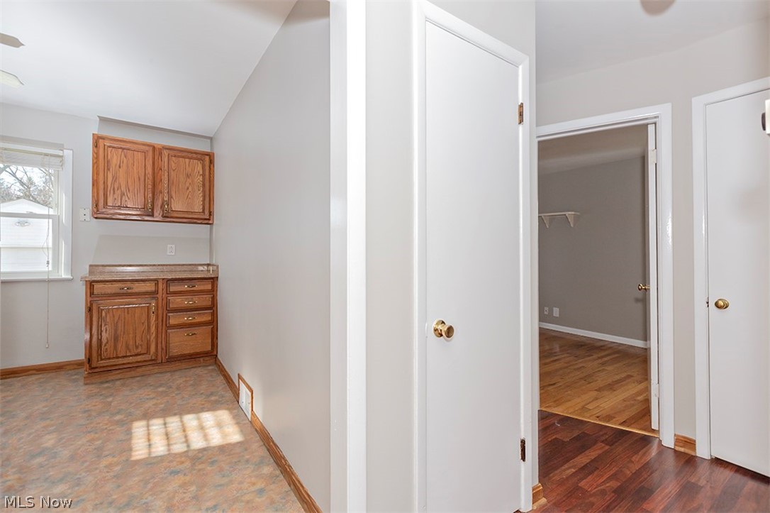 5970 Edgewood Road Cleveland, OH 44124 - Photo 8 of 34