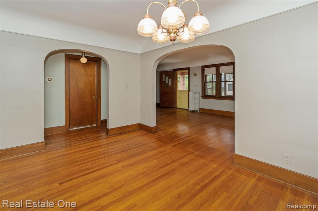 129 Glendale Avenue Rochester, MI 48307 - Photo 8 of 30 Gallery Image 8