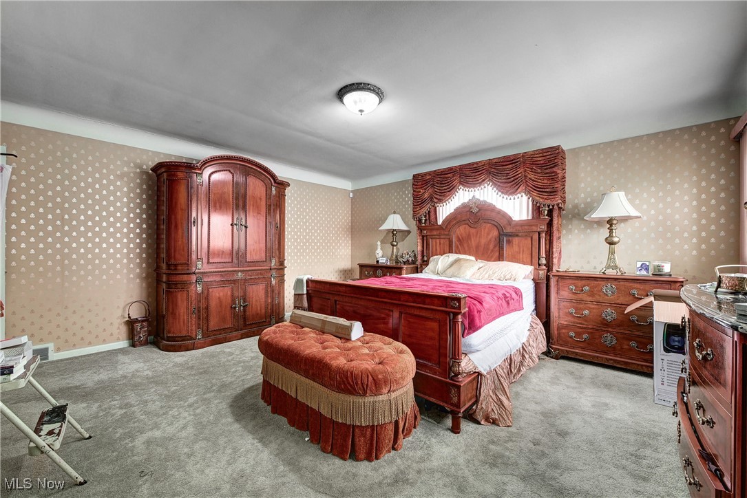 1069 Carver Road Cleveland, OH 44112 - Photo 22 of 36