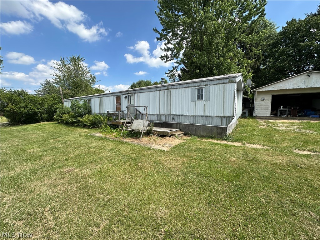 10056 Lawndell Road Southwest Navarre, OH 44662 - Photo 5 of 18