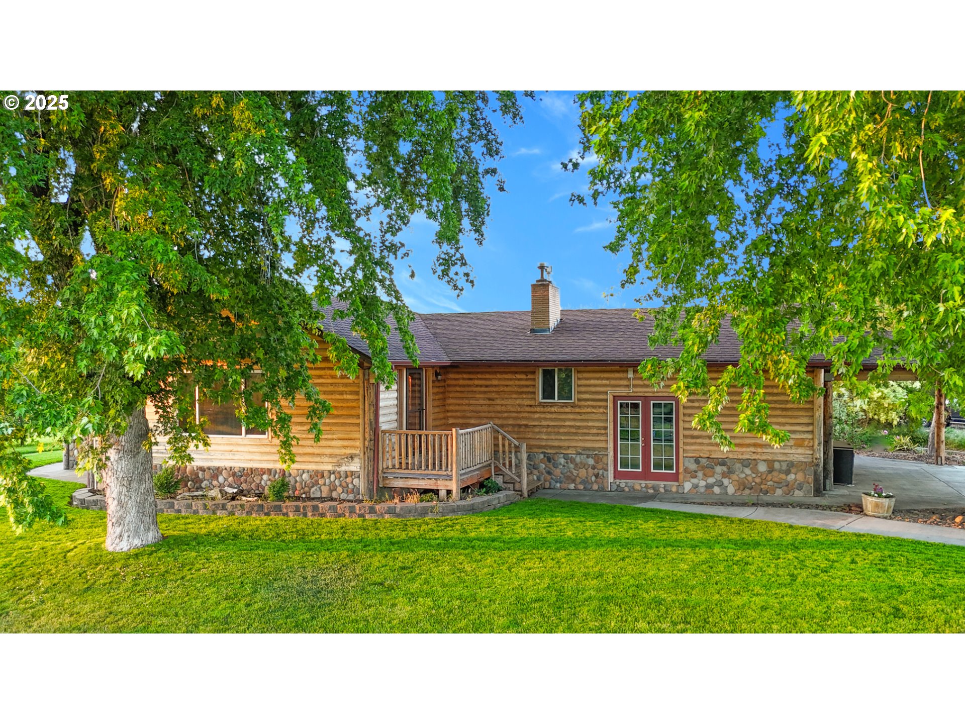 73594 Davis Lane Pendleton, OR 97801 - Photo 2 of 48 a black and white photo of a house