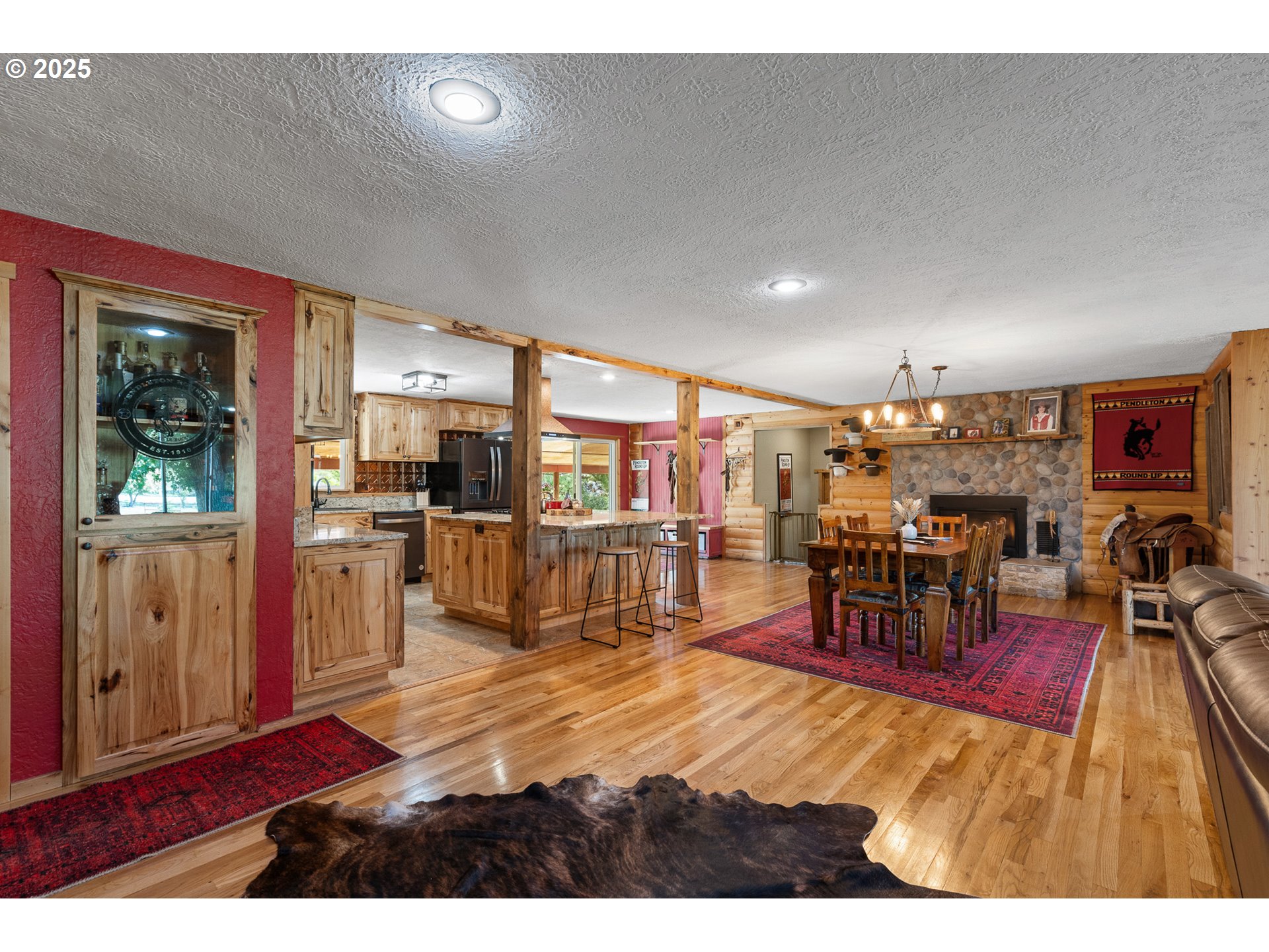 73594 Davis Lane Pendleton, OR 97801 - Photo 25 of 48 a view of a living room and dining room