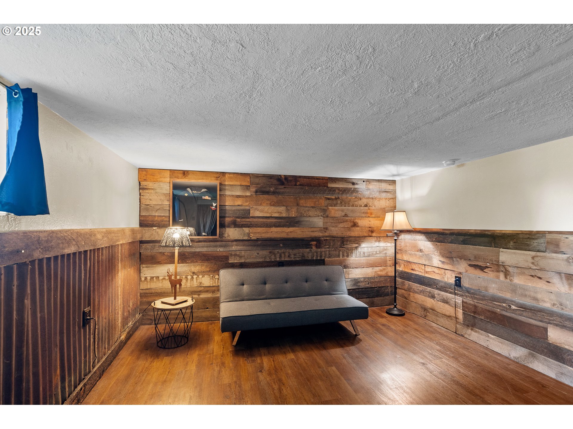 73594 Davis Lane Pendleton, OR 97801 - Photo 32 of 48 a view of room with wooden floor