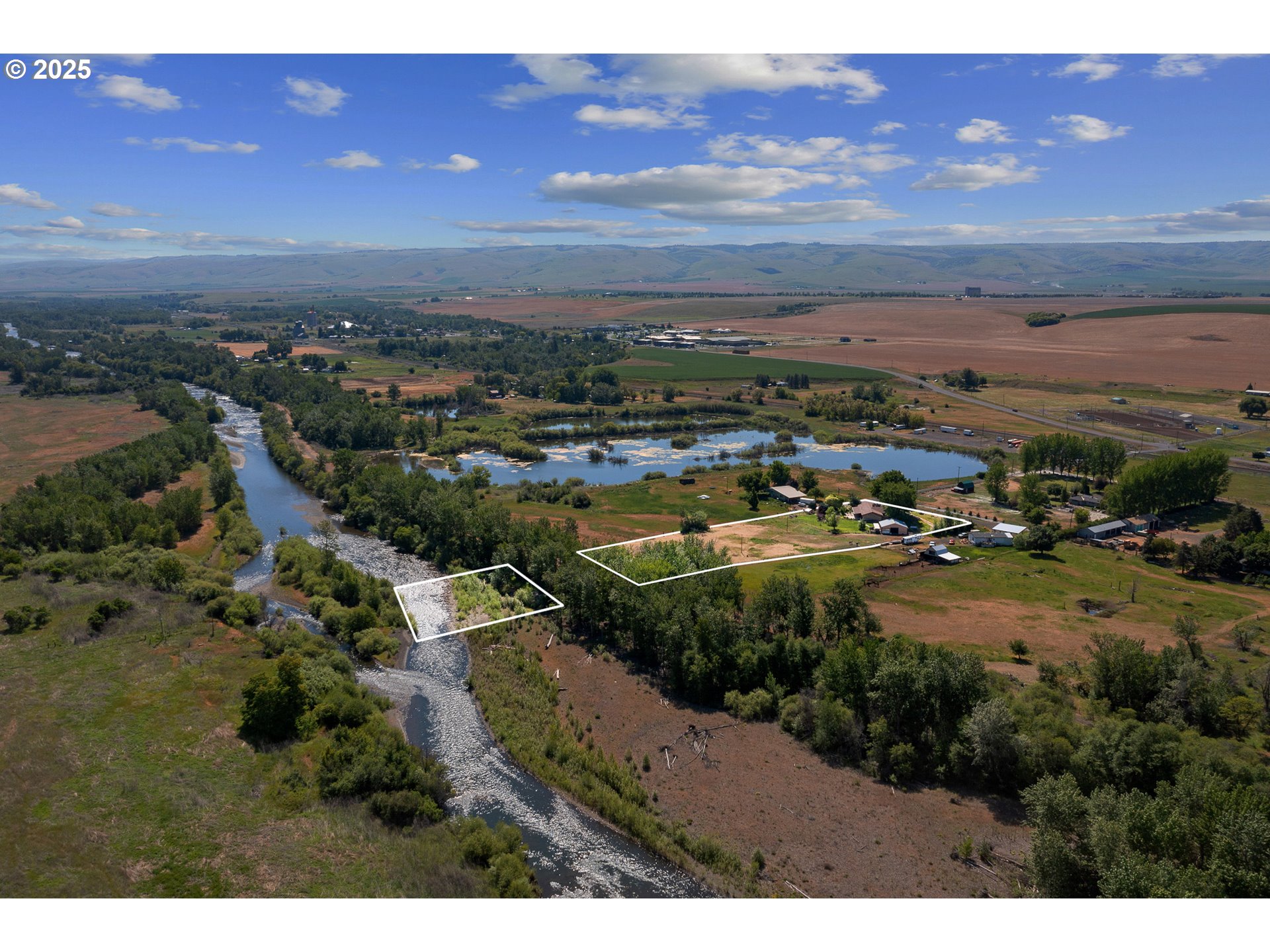 73594 Davis Lane Pendleton, OR 97801 - Photo 46 of 48 a view of a city with ocean view