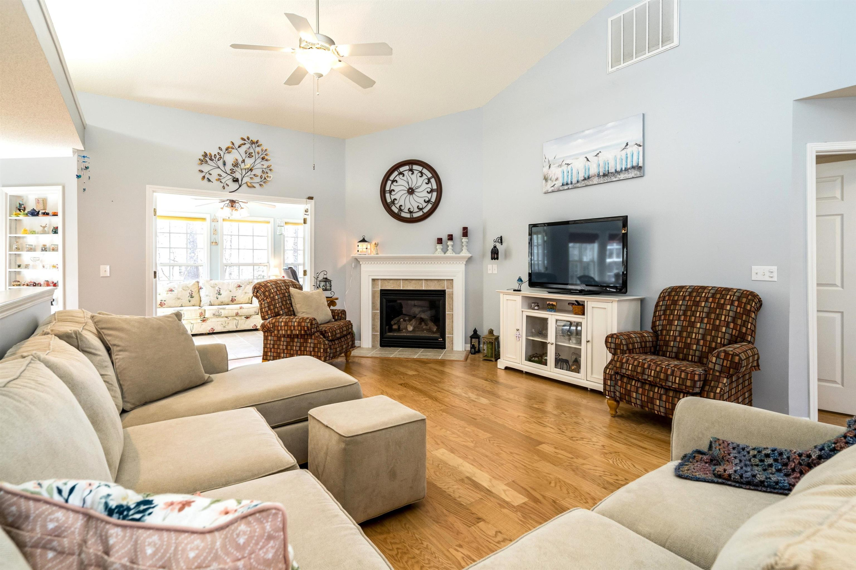 Gas Log Fireplace and Cathedral Ceiling