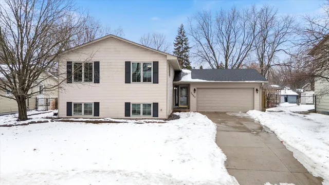 $349,950 | 2480 Shryer Avenue East, North St. Paul, MN 55109