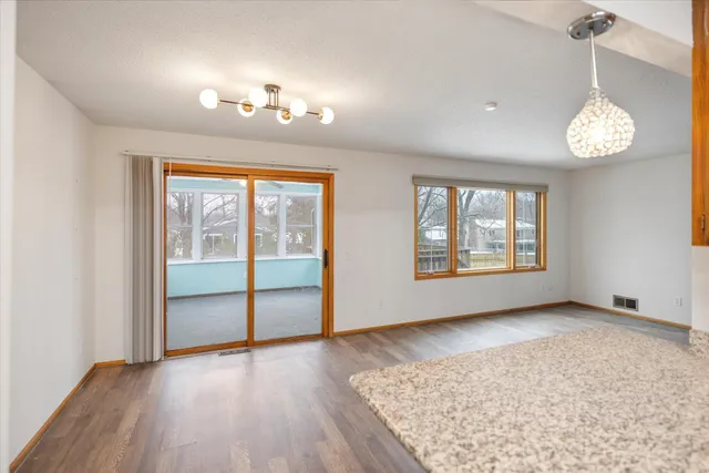 $349,950 | 2480 Shryer Avenue East, North St. Paul, MN 55109