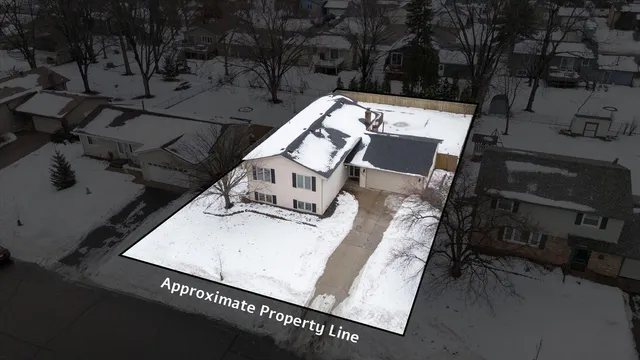 $349,950 | 2480 Shryer Avenue East, North St. Paul, MN 55109