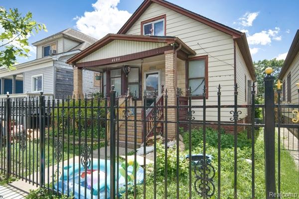 5949 Tarnow Street Detroit, MI 48210 - Photo 4 of 5