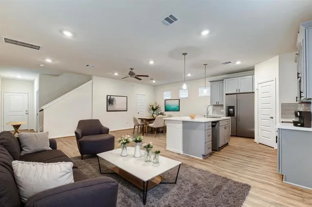 $279,900 | 1131 Santee Court, Rosharon, TX 77583