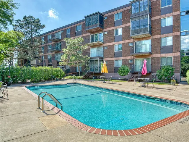 $259,900 | 334 Cherokee Avenue, Unit 103, St. Paul, MN 55107