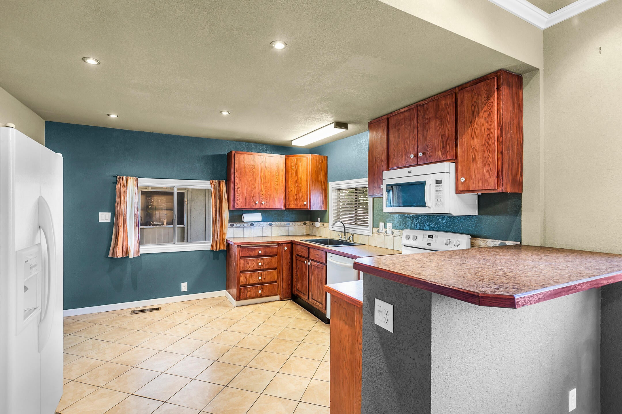 205 Southwest 9th Street Redmond, OR 97756 - Photo 11 of 24 10