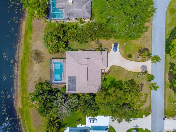 $699,900 | 3074 Northeast Loquat Lane, Jensen Beach, FL 34957