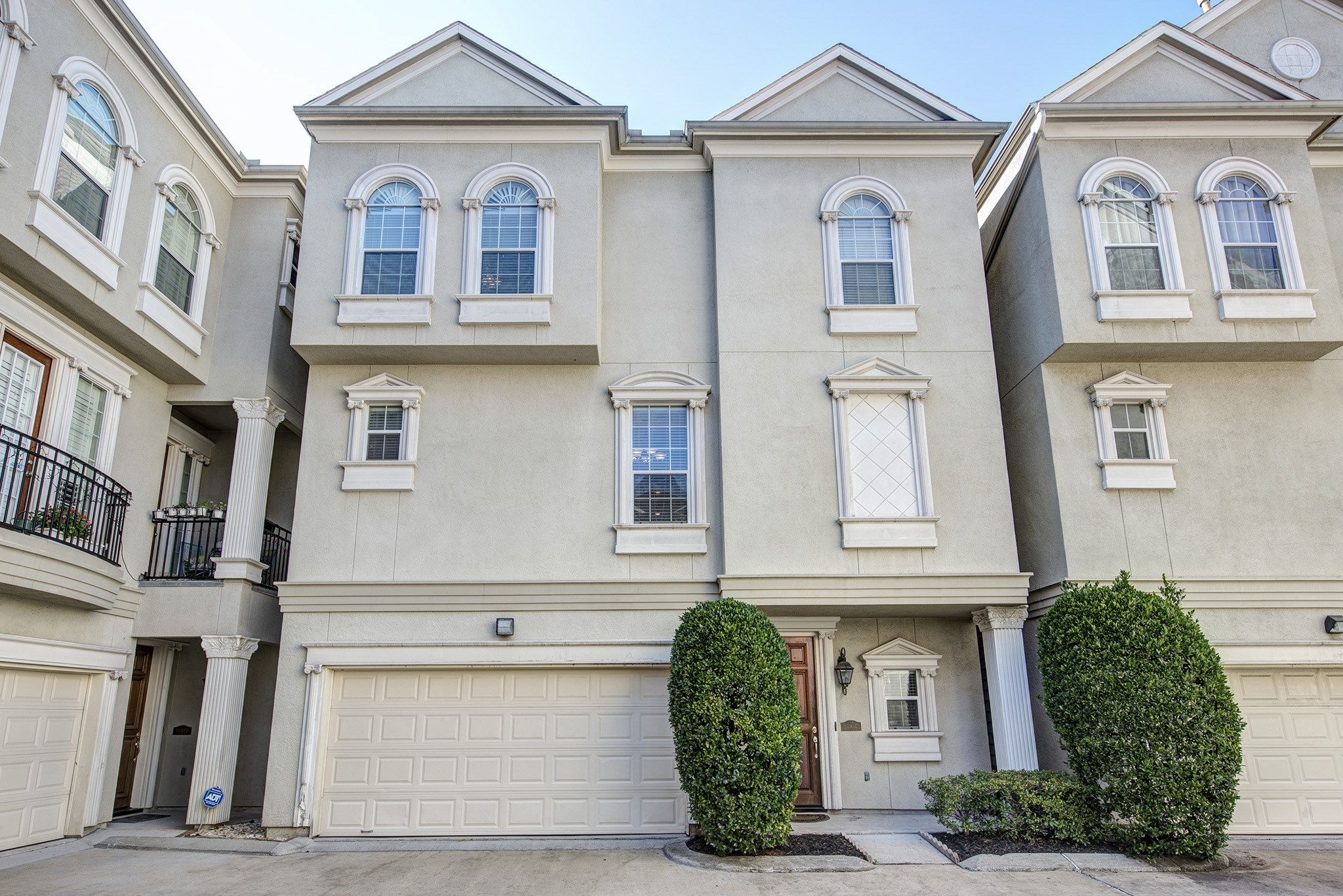 AVAILABLE MAY 1st!! 4003 Feagan #2 in Rice Military/Washington Corridor. Pets case by case basis. No smokers. 3/4 Bed-3.5 Bath with 2 car attached garage and controlled complex access gates. MAKE YOUR APPOINTMENT TODAY