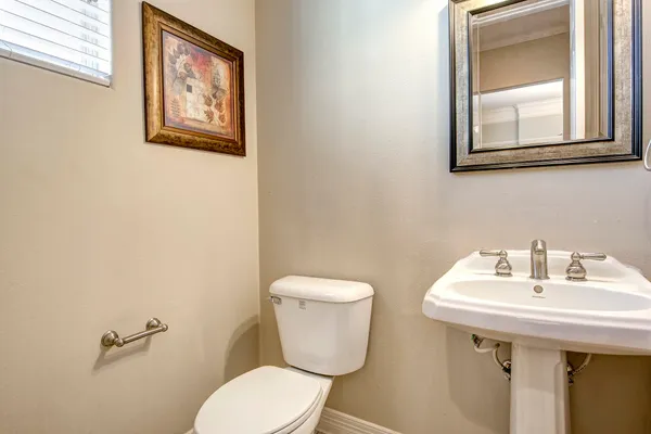 $3,300 | 4003 Feagan Street, Unit 2, Houston, TX 77007