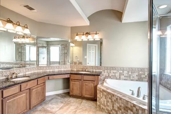 $3,300 | 4003 Feagan Street, Unit 2, Houston, TX 77007