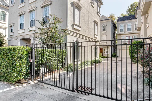 $3,300 | 4003 Feagan Street, Unit 2, Houston, TX 77007