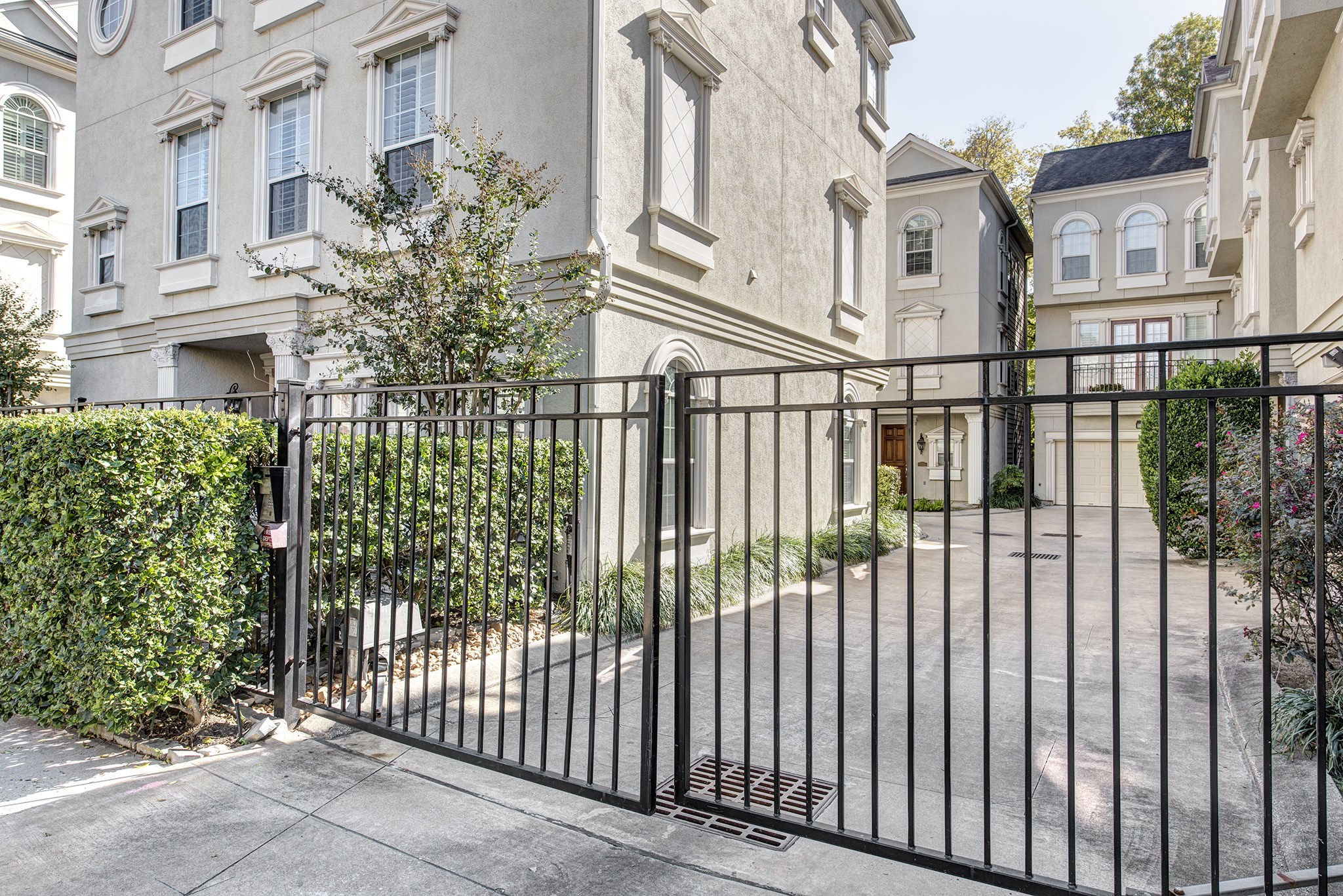 4003 Feagan Street, Unit 2 Houston, TX 77007 - Photo 23 of 25 Villas on Feagan with secured entrance.