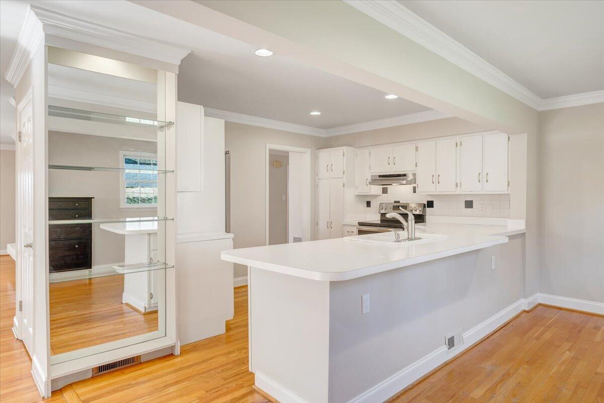 3119 Stoneridge Road Southwest Roanoke, VA 24014 - Photo 16 of 73 015-MIB02981