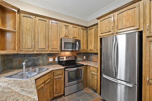 $3,550 | 5812 La Vista Drive, Dallas, TX 75206