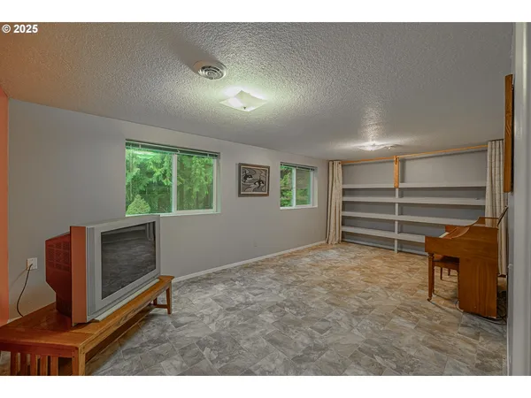 $509,000 | 1070 East 15th Street, Coquille, OR 97423